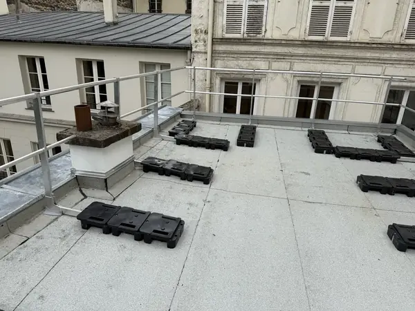 Toit terrasse d'un immeuble haussmannien à Paris 8e