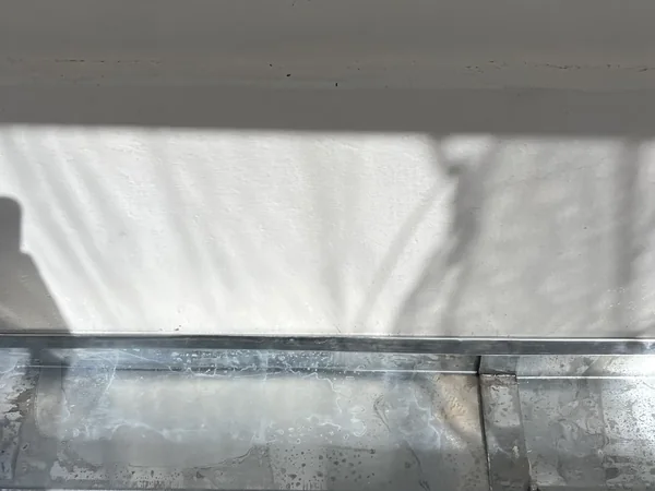 Couverture ardoise, VELUX et chéneau à Paris 16e, photo 7 sur 9 : soudure etain entablement zinc detail