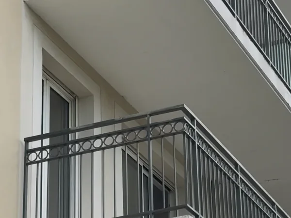 Étanchéité de balcons en copropriété à Paris 3e, photo 9 sur 12 : balcons sous faces degradees avant refection