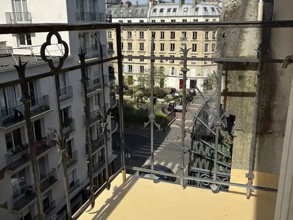 Étanchéité résine sur balcon à Paris 16e, photo 3 sur 3 : balcon resine etancheite finie vue rue