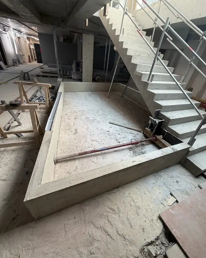Toit terrasse et terrasse en pierre, avenue Hoche à Paris 8e, vue du chantier terminé