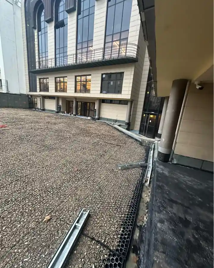 Toit terrasse d'une école à Neuilly-sur-Seine