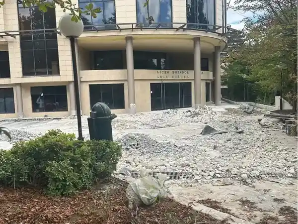 Étanchéité de toit terrasse d'une école à Neuilly-sur-Seine, photo 8 sur 14 : etancheite demolition cour etablissement scolaire