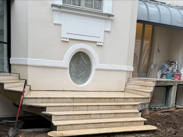 Escalier extérieur étanché en résine à Paris 17e