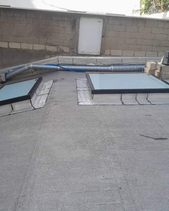 Étanchéité de toiture-terrasse et VELUX toit plat à Paris 11e, chantier réalisé par France Pro Étanchéité