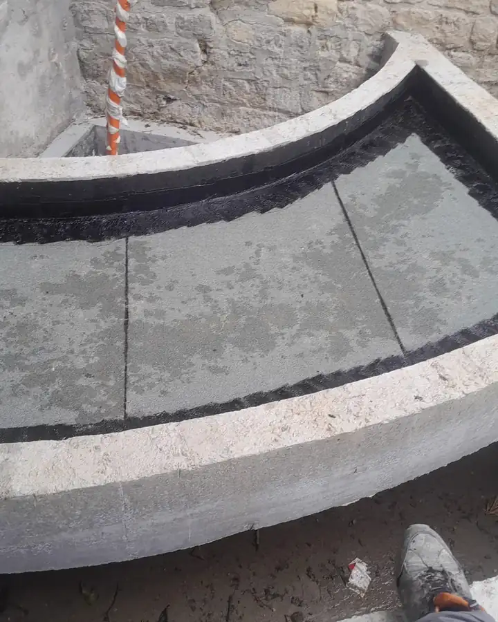 Étanchéité de voile enterré et d'escalier en résine à Paris 17e, chantier réalisé par France Pro Étanchéité