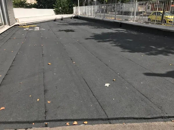 Toit terrasse d'une concession automobile à Nanterre, étanchéité terminée